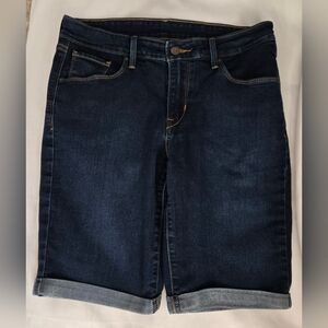 Ladies Levis Bermuda Shorts 10" Inseam Mid Rise Dark Wash Euc Size 28